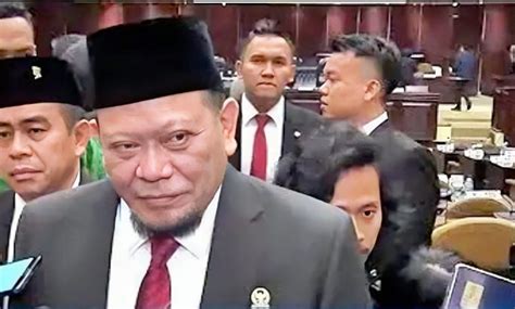 Ketua DPD Ajak Prabowo Kembalikan Naskah Asli UUD 1945 Deras