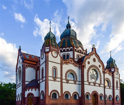 The Worlds 10 Most Beautiful Synagogues