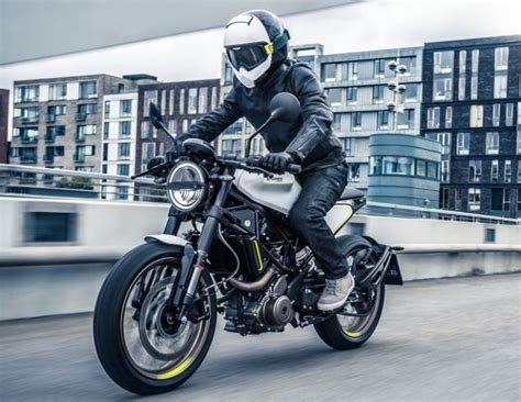 2018 Husqvarna Vitpilen Svartpilen 401 First Ride Review GearOpen