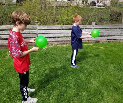 Balloon Game - Spoon Race | Happy Mom Hacks