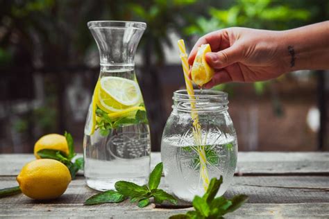 Les bienfaits de l eau citronnée une boisson rafraîchissante pour une