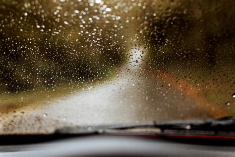 Dirigindo Na Chuva Cuidados Que Todo Motorista Deveria Ter