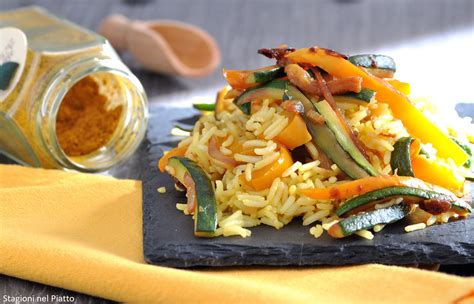 Riso Al Curry Con Verdure Alla Piastra Stagioni Nel Piatto