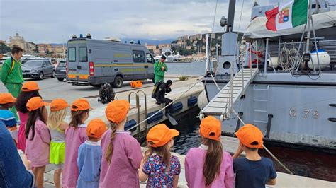 Imperia I Bambini Della Scuola Dell Infanzia Littardi In Visita Alla