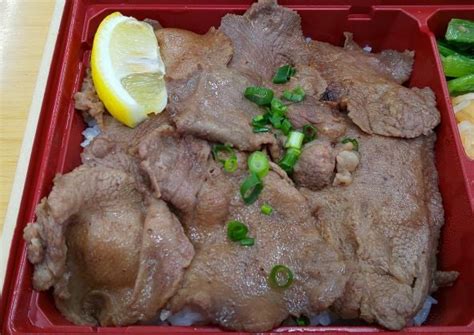 「ドン・キホーテ店頭 大阪焼肉ふたご 『牛タン弁当』を購入」 あおき日和