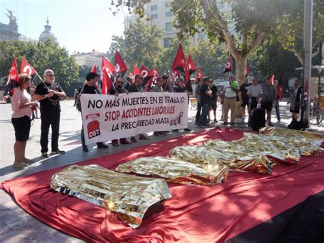 CGT protesta en València contra la precariedad y las muertes en el