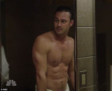 Taylor Kinney Adds Fuel To Nbc S Chicago Fire In Steamy Shirtless Scene Daily Mail Online