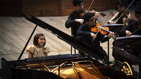 La pequeña pianista Ana Paula Rodríguez Núñez vuelve al Teatro