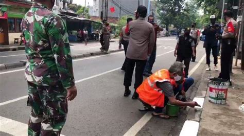 Terjaring Operasi Yustisi 10 Pelanggar PSBB Di Kebayoran Lama Disanksi