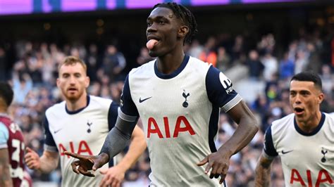 Tottenham Crush West Ham 4 1 Thanks To Bold Halftime Substitution Why