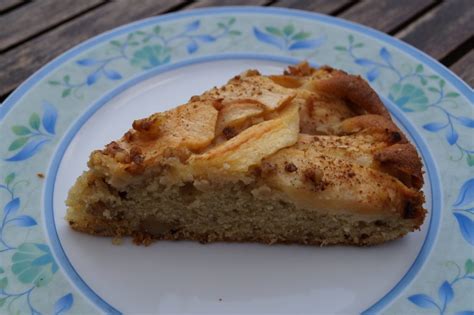 Schneller Apfelkuchen mit karamellisierten Walnüssen Midlifeblog