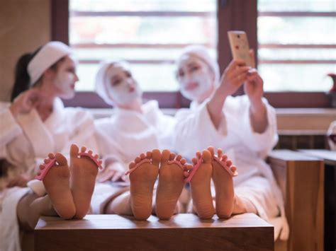 Hammam Spa Day For Groups In Amsterdam Lavender Eye Masks Wedding Jitters Mobile Spa Spa