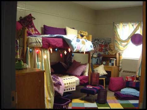 4 Ways To Make The Most Of The Top Bunk In A College Dorm Plus How