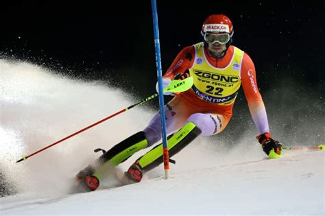 Ski Ass Ramon Zenhäusern liefert Weihnachtsständchen auf Klarinette