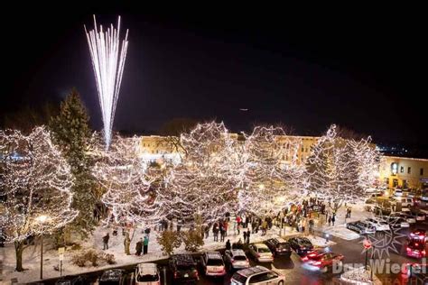 Lighting Of The Woodstock Square 2014 Photo Dan Wiegel Woodstock