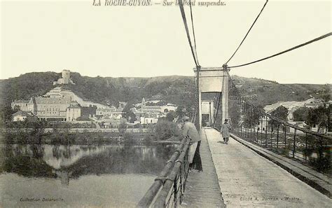 La Roche Guyon Sur Le Pont Suspendu Carte Postale Ancienne Et Vue