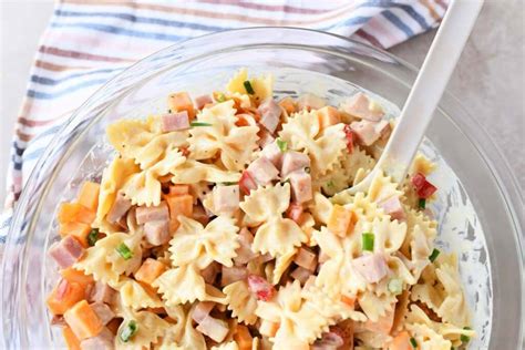 Creamy Ham And Cheese Pasta Salad Sizzling Eats