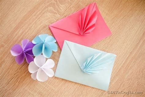 Decorative Origami Paper Envelope Craft {Video Tutorial} - DIY & Crafts