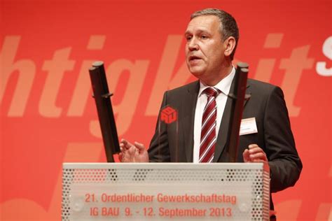 Feiger Ist Bundesvorsitzender Der IG BAU Politik Kommunikation