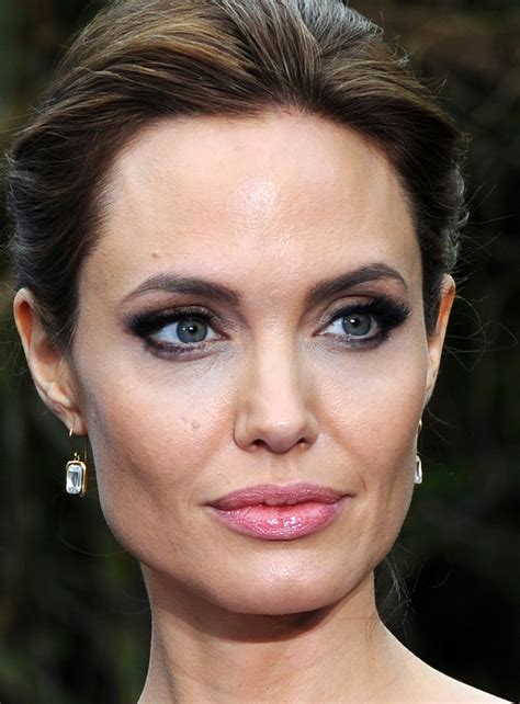 What Makeup Did Angelina Jolie Wear In Maleficent | Saubhaya Makeup