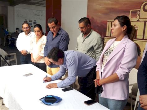 FGE Y Jojutla Signan Convenio De Comodato De Bienes Asegurados El