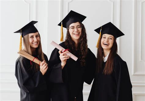 Frasi di Auguri per la Laurea di Figli e Nipoti le 25 più belle con