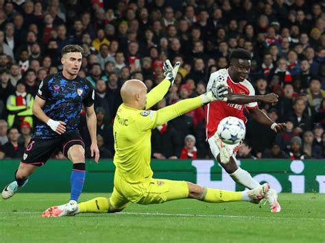 Leandro Trossard Et Bukayo Saka Sur La Cible Alors Quarsenal Remporte