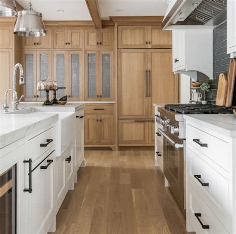 White Oak Kitchen Cabinets For Classic Versatile Cooking Space