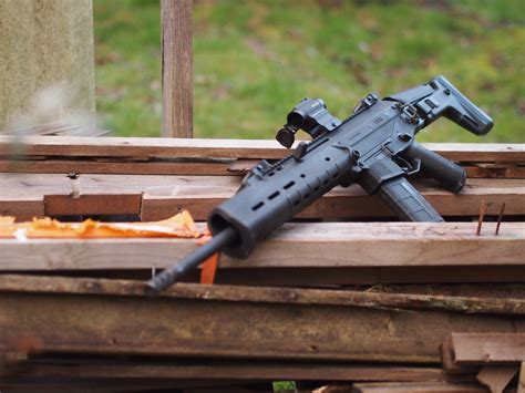 Mister Donut's Firearms Blog: Bushmaster ACR with new Magpul long hand ...