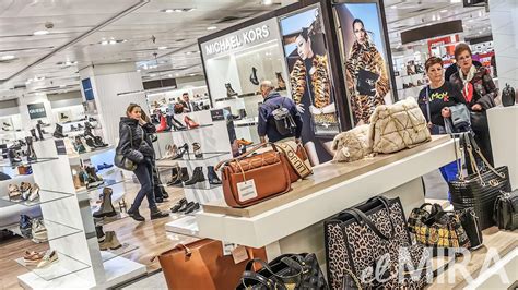 El bolso capazo de El Corte Inglés que más se lleva para ir a la playa