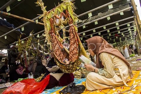 Tradisi Baayun Maulid Di Kalsel Antara Foto