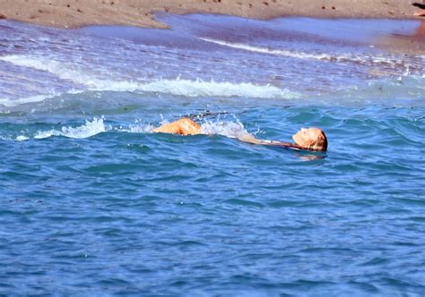 Fotos Begoña Villacís a bordo de un barco en Ibiza y otras fotos de