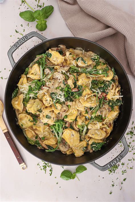 Tortellini i cremet svampesauce Tortellini I flødesauce med svampe og