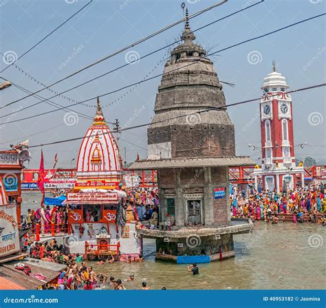 Main Bathing Ghat in Haridwar Editorial Photography - Image of hindu, haridwar: 40953182