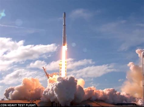 En Images Revivez Le Lancement De La Falcon Heavy De Spacex