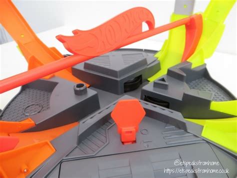 Hot Wheels Roto Revolution Track Review Et Speaks From Home