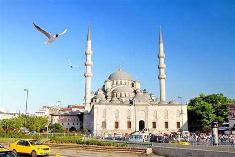 Billets et Tours Place Eminӧnü Eminönü Meydani Istanbul Viator