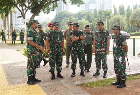 Keren Lihat Nih Aksi Pasukan Yonif Para Raider 305 Tenggkorak