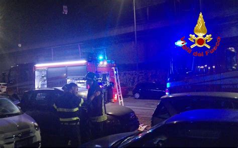 Incendio In Appartamento Evacuato Nella Notte Un Palazzo A Lambrate