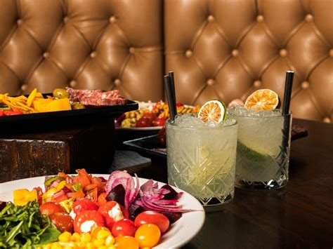 How To Host The Ultimate Brazilian Dinner Party Tips From Estabulos