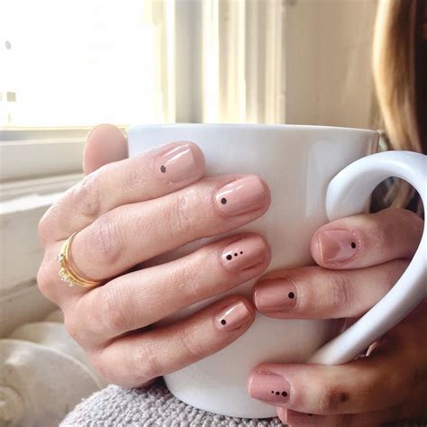 39 Stunning Minimalist Nail Art For Everyday Style 2020 Oje