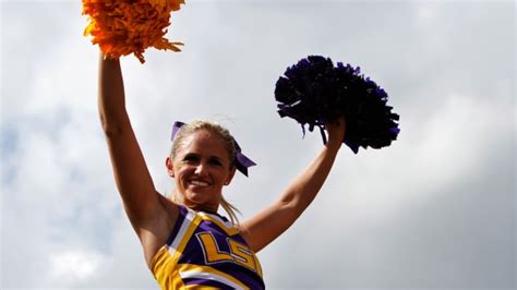 Photos Comparing Lsu Football Lockers And Library Going Viral College