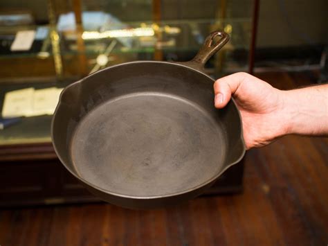 Tips For Restoring Vintage Cast Iron Pans Make