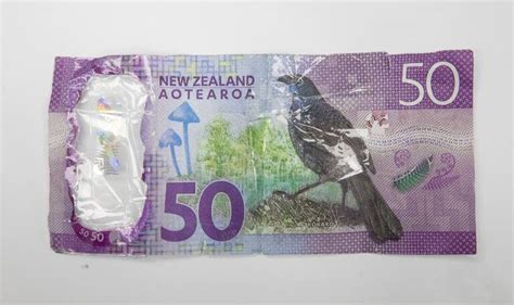 How To Spot Fake Money Police Offer Tips On Counterfeit Banknotes Nz