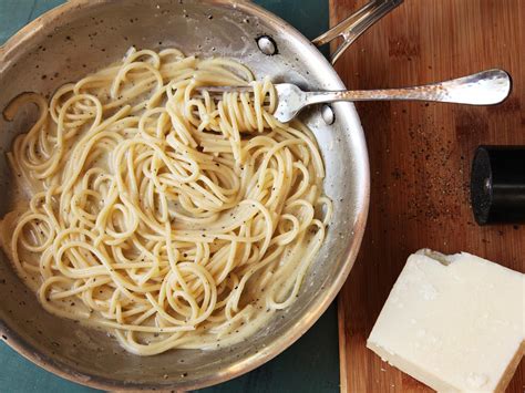 Cacio E Pepe Spaghetti With Black Pepper And Pecorino Romano Recipe