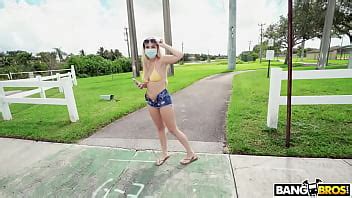 Potencial de estrella porno se sube al autobús XVIDEOS