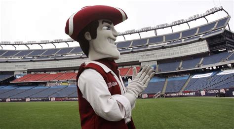 Umass Football Sets Lofty Goals For Attendance But Are They Realistic