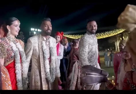 Hardik Pandya Offered Rs 5 Lakhs To Natasa S Bridesmaids In Return Of His Shoes During Joota Chhupai