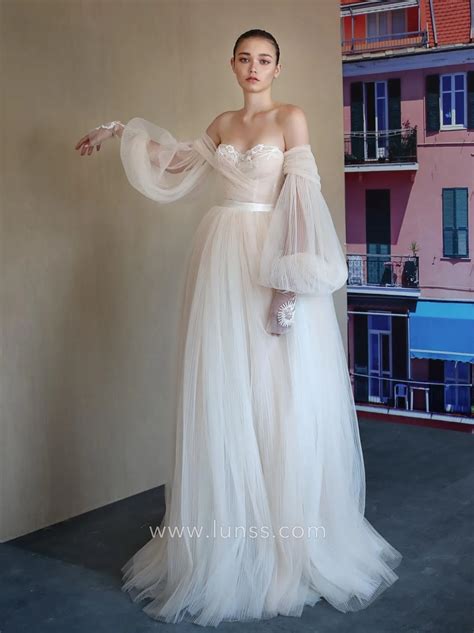 Fairytale Ivory Pleated Tulle Puff Sleeve Bridal Dress Lunss