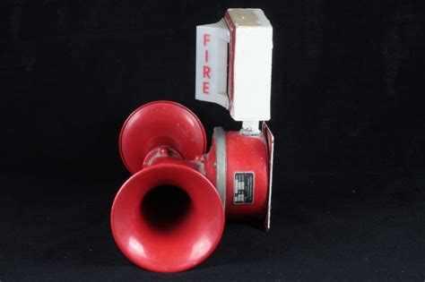 Vintage Simplex Double Fire Alarm Horn Dual Projection Siren Wstrobe
